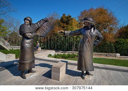 Ottawa, Canada September 18, 2018: The Valiant Five Statues Represent The Five Women From Alberta Wh