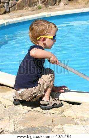 Lille Pool dreng