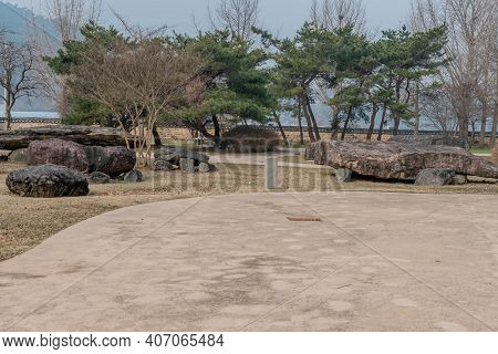 Site Of Several Southern-style Dolmens. Dolmen A Type Of Tomb Created During The Bronze Age.