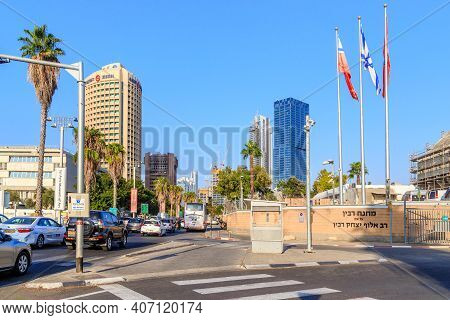 Tel Aviv, Israel - September 17, 2017: Shaul Hamelech Boulevard Is A Modern Street Lined With Office