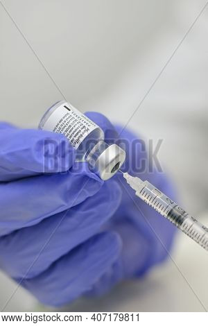 Romania, Galati, 08.02.2021 Pfizer And Biontech Covid-19 Vaccine. Small Ampoules With Vaccine