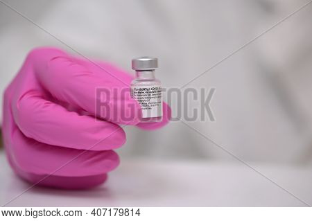 Romania, Galati, 08.02.2021 Pfizer And Biontech Covid-19 Vaccine. Small Ampoules With Vaccine