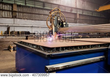 Computer Numerically Controlled Cnc Metal Laser Cutting Machin