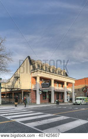 Dundas, Ontario/canada - November 10: A Vertical Of Old Collins Hotel On [november N10, 2020] In [du
