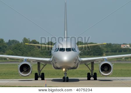 Jet fly Taxiing