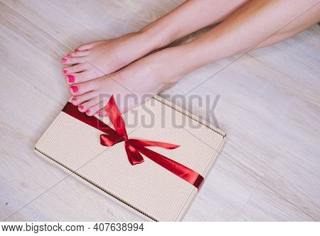 Female Hands Close-up, Holding A Gift In A Box With A Red Ribbon. Concept - Valentines Day, Womens Z