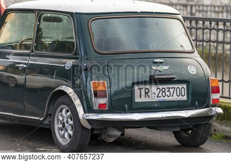 Mini Cooper Vintage In Green Color