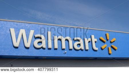 Phoenix,Az-USA-1.18.21:  Walmart, in partnership with the CDC have 1000 stores offering COVID vaccine as part of the federal Retail Pharmacy Program.