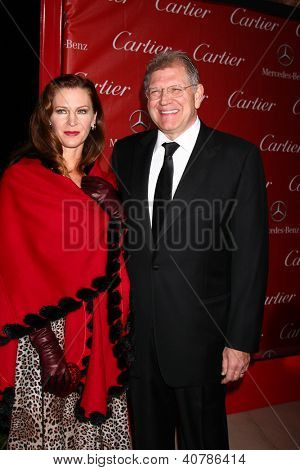 LOS ANGELES - JAN 5:  Leslie Zemeckis, Robert Zemeckis arrives at the 2013 Palm Springs International Film Festival Gala  at Palm Springs Convention Center on January 5, 2013 in Palm Springs, CA
