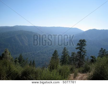 Al Capitan a okolní útesy v Yosemite