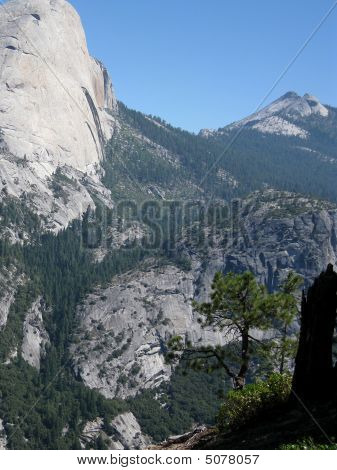 Half Dome od stezky Panorama
