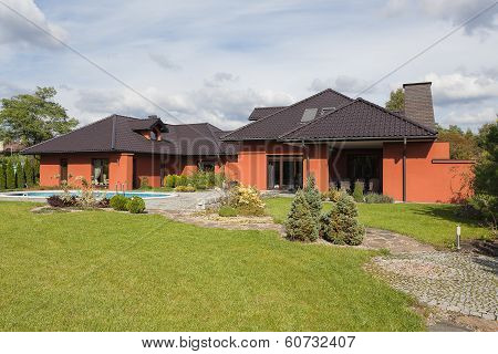 Residence With Garden