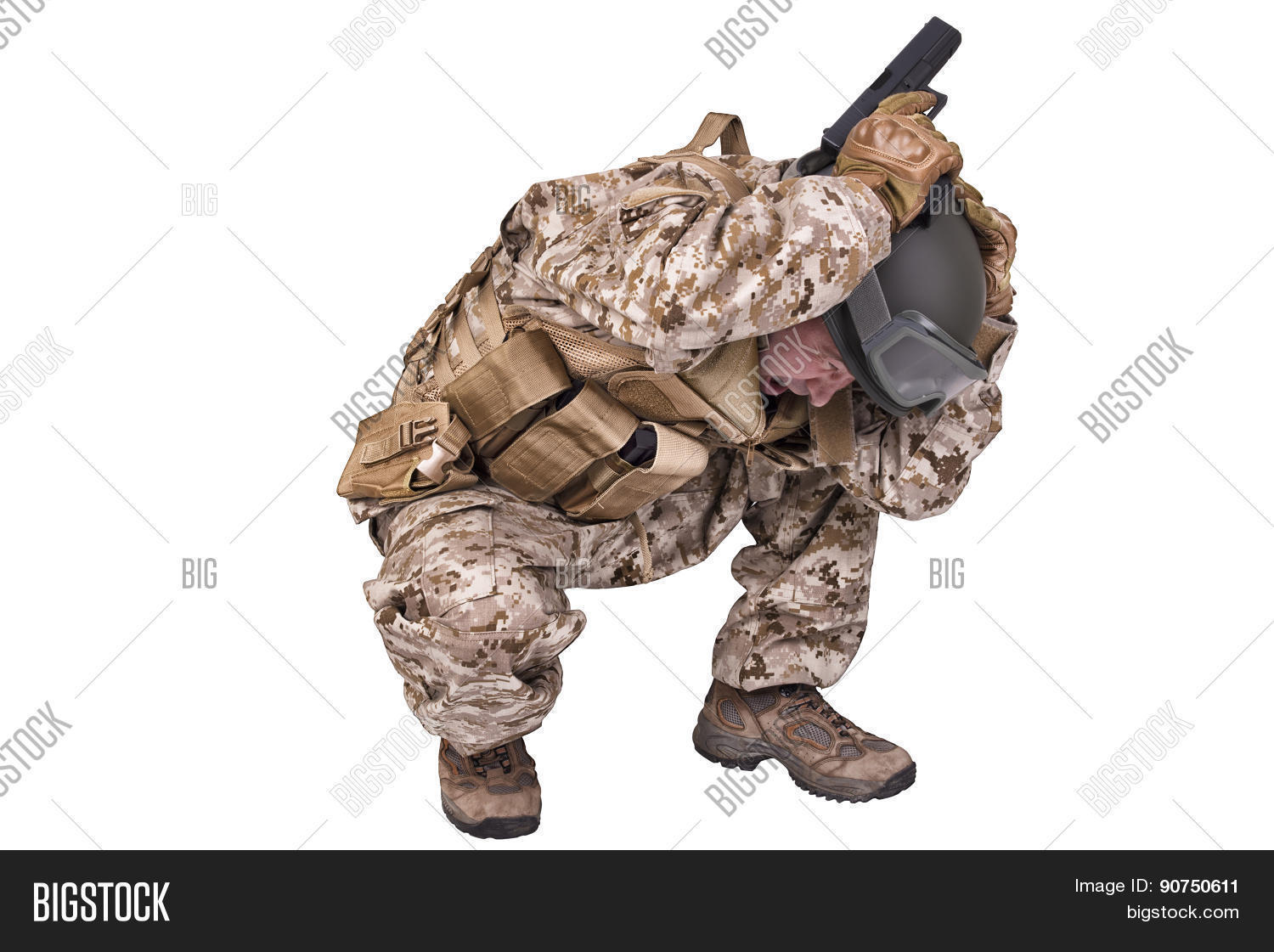 Army Soldier Crouching Image & Photo (Free Trial) | Bigstock