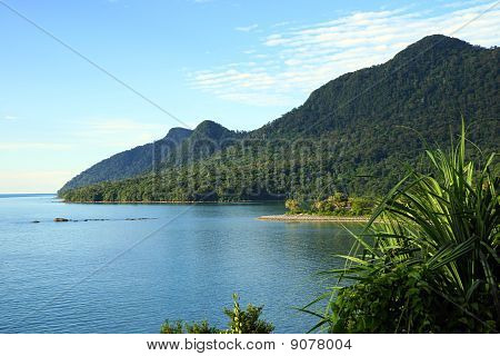Kusten av Saravak. Borneo.