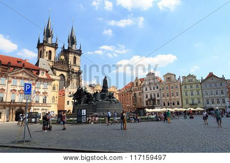 Church Of Our Lady Before Tyn, Old Town Square And Jan Hus Memorial In Prague