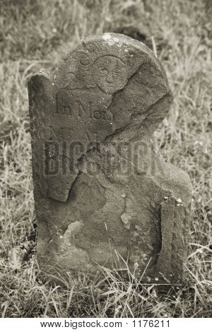 Grabstein 2