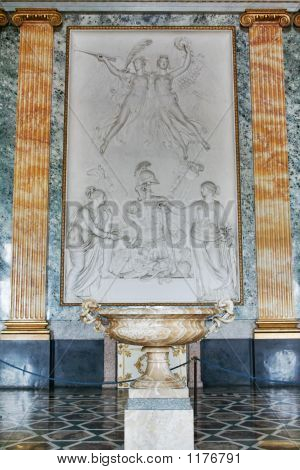 Nyklassicistisk Hall