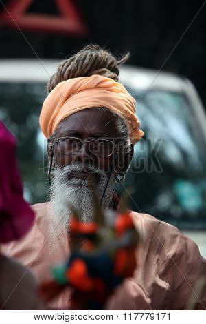 Pune, India  - july 11, 2015: An Old Indian Pilgrim In A Traditional Attire During A Religious War