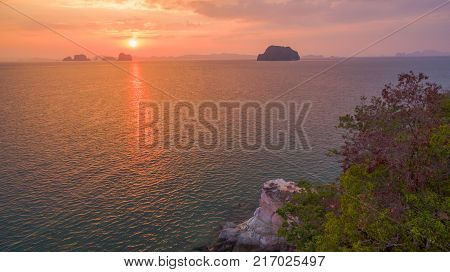 Buffalo Nose cape is mean hole in the cape look like nose of buffalo location is in Thalane Krabi can go there by boat. Buffalo Nose cave have a small beach when high tide the beach is flooded