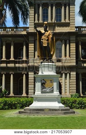King Kamehameha Statue I In Aliiolani Hale. Seat of the Supreme Court of the State of Hawaii In Honolulu. Honolulu, July 10, 2017, Honolulu, Oahu, Hawaii, USA, EEUU.