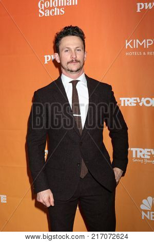 LOS ANGELES - DEC 3:  Jonathan Tucker at the 2017 TrevorLIVE Los Angeles at Beverly Hilton Hotel on December 3, 2017 in Beverly Hills, CA