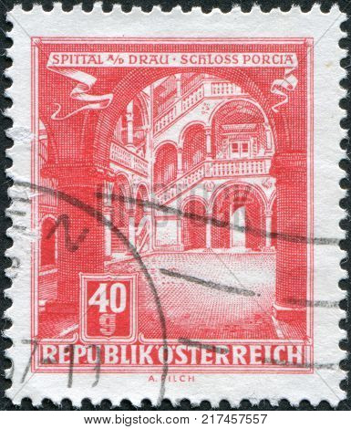 AUSTRIA - CIRCA 1962: A stamp printed in Austria represented Schloss Porcia (Porcia Castle) in Spittal an der Drau circa 1962