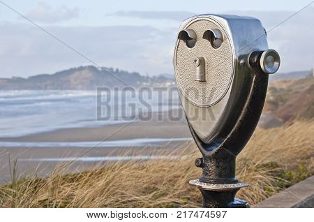 Location viewpoint viewer on pacific northwest coastline overlooking ocean coast.