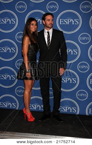 LOS ANGELES - lug 13: Emmannuelle Chriqui, Jimmie Johnson nella sala stampa del 2011 ESPY Awards