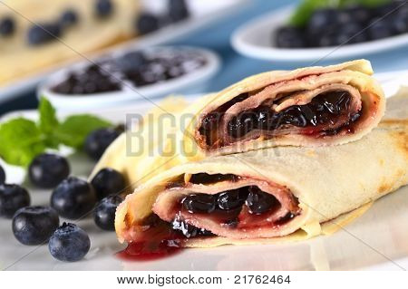 Yaban mersini Reçeli ile Pancakes