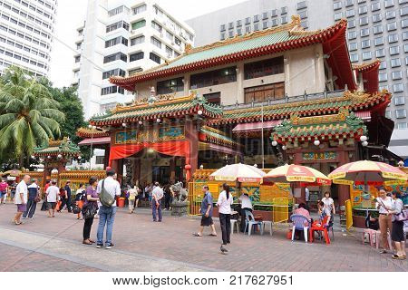 Singapore - 27 Nov 2017 : Many people walking in front of Kwan Im Thong Hood Cho Temple is a traditional Chinese temple, Bugis , Singapore