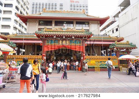 Singapore - 27 Nov 2017 : Many people walking in front of Kwan Im Thong Hood Cho Temple is a traditional Chinese temple, Bugis , Singapore