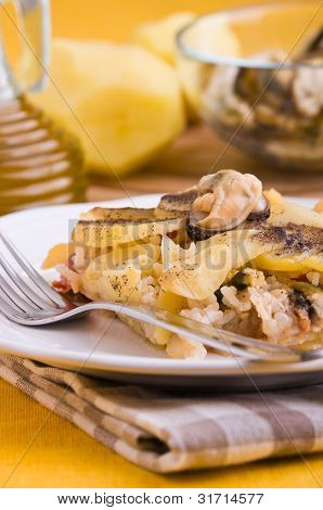 Riz pommes de terre et moules.