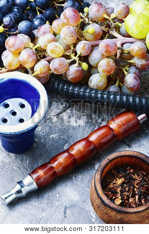 Kalian With Grapes Taste