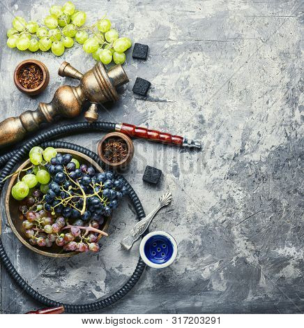 Kalian With Grapes Taste