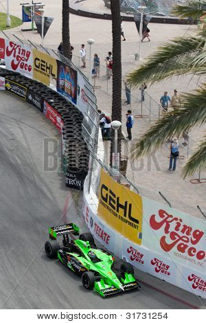 롱 비치-4 월 17 일: 대 니 카 패트릭 드라이버는 #7의 팀 GoDaddy Andretti Autosport Dallara 혼다