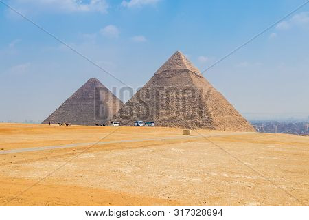 The Pyramid Of Khafre And Pyramid Of Khufu