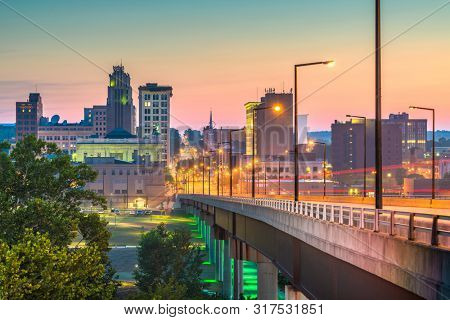 Youngstown, Ohio, USA downtown skyline at dsuk.