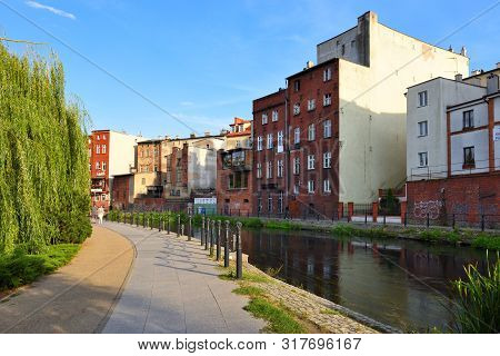 Bydgoszcz, Poland - August 15, 2019: Mlynska Island, Promenade Along The Brda River In The Historic 