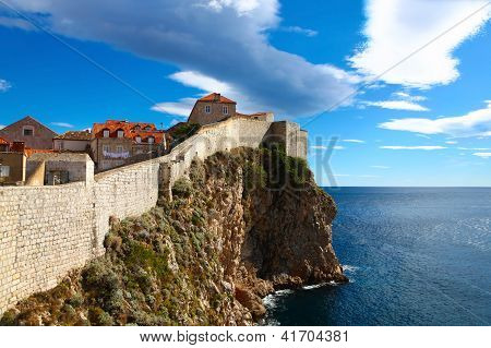 Panorama di pareti che difende la vecchia Dubrovnik