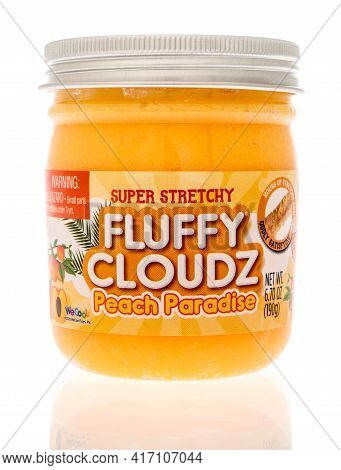 Winneconne, Wi - 15 April 2021:  A Package Of Super Stretchy Fluffy Cloudz On An Isolated Background