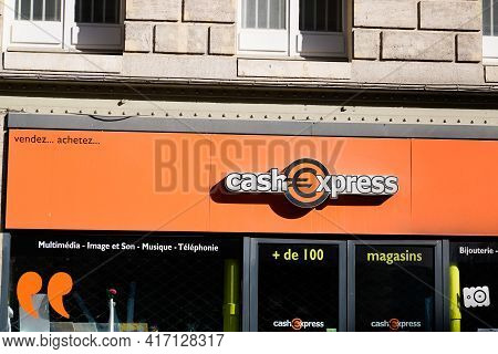 Bordeaux , Aquitaine France - 04 12 2021 : Cash Express Brand And Logo Sign Store Street Shop Cash C