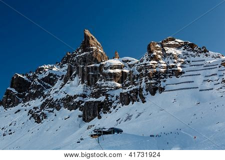 Porta Vescovo picco sul comprensorio sciistico di Arabba, Dolomiti, Italia