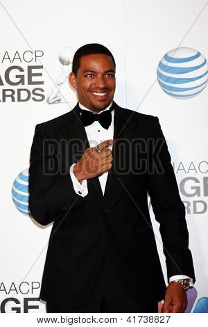 LOS ANGELES - 1 Luty: Laz Alonso przybywa 44 NAACP Image Awards w Shrine Auditorium na 