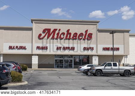Indianapolis - Circa April 2021: Michaels Craft Store. Michaels Is An Arts And Crafts Retail Chain.