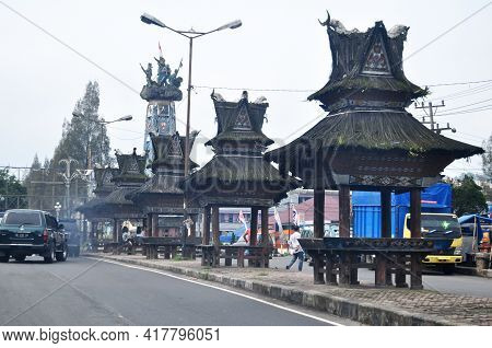 Pavilion Indonesia Style On Footpath Middle Traffic Road For Indonesian People Sit Relax Rest Wait B