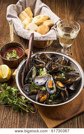 mussels in white wine