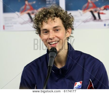 Adam Rippon ที่วินเนอร์แถลง