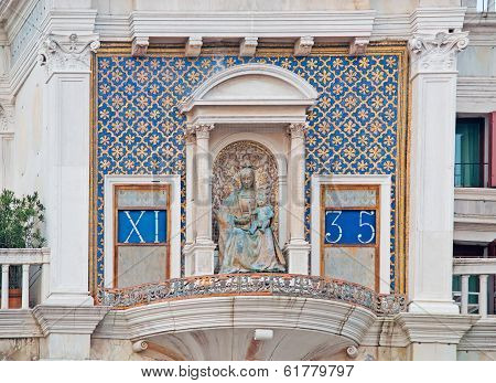 Madonna And Jesus Statue