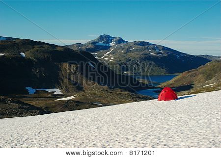 Tenda sulla neve