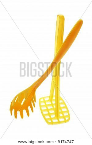 Plastik spagetti sunucu ve patates hovarda